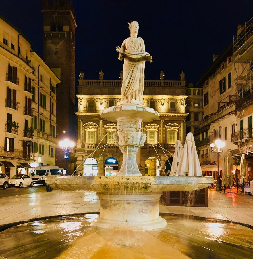 Ferienwohnung Casa Martini Piazza Erbe Verona Exterior foto